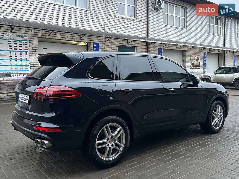 Внедорожник / Кроссовер Porsche Cayenne 2016 в Харькове