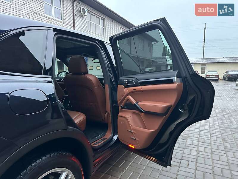 Внедорожник / Кроссовер Porsche Cayenne 2016 в Харькове