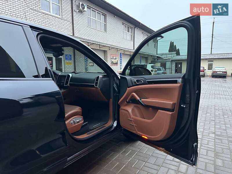 Внедорожник / Кроссовер Porsche Cayenne 2016 в Харькове