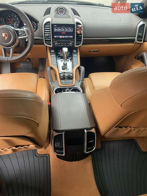 Внедорожник / Кроссовер Porsche Cayenne 2017 в Киеве фото 12 Внедорожник / Кроссовер Porsche Cayenne 2017 в Киеве
