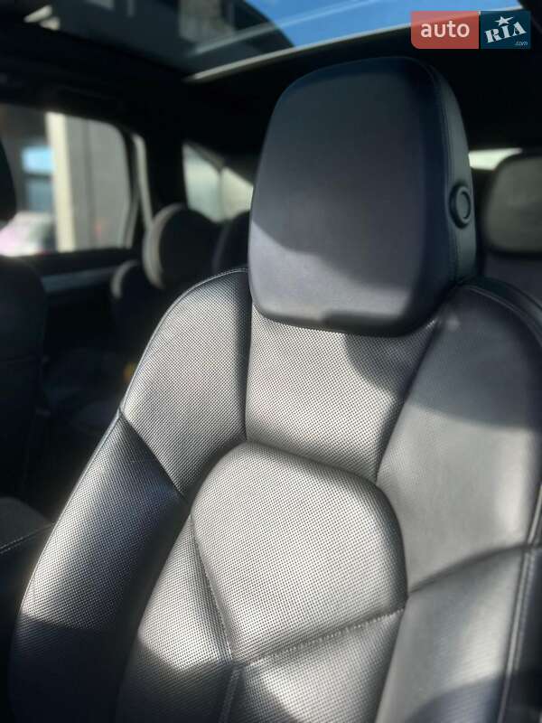 Внедорожник / Кроссовер Porsche Cayenne 2012 в Киеве фото 21 Внедорожник / Кроссовер Porsche Cayenne 2012 в Киеве