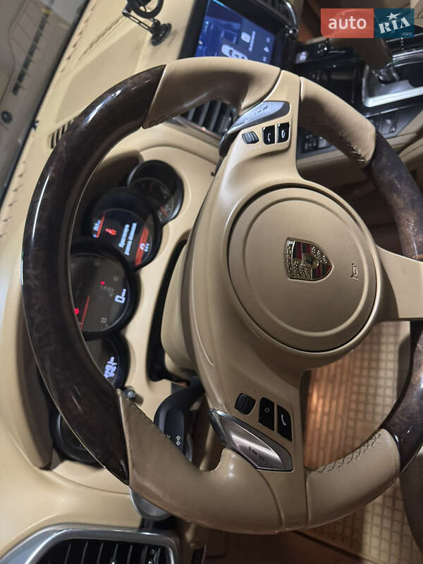 Внедорожник / Кроссовер Porsche Cayenne 2013 в Одессе