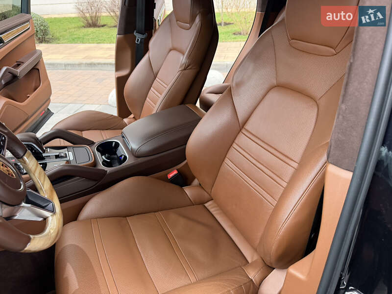 Внедорожник / Кроссовер Porsche Cayenne 2018 в Киеве фото 19 Внедорожник / Кроссовер Porsche Cayenne 2018 в Киеве
