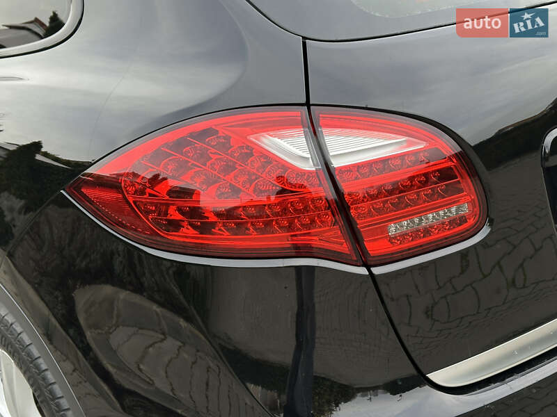Внедорожник / Кроссовер Porsche Cayenne 2013 в Одессе
