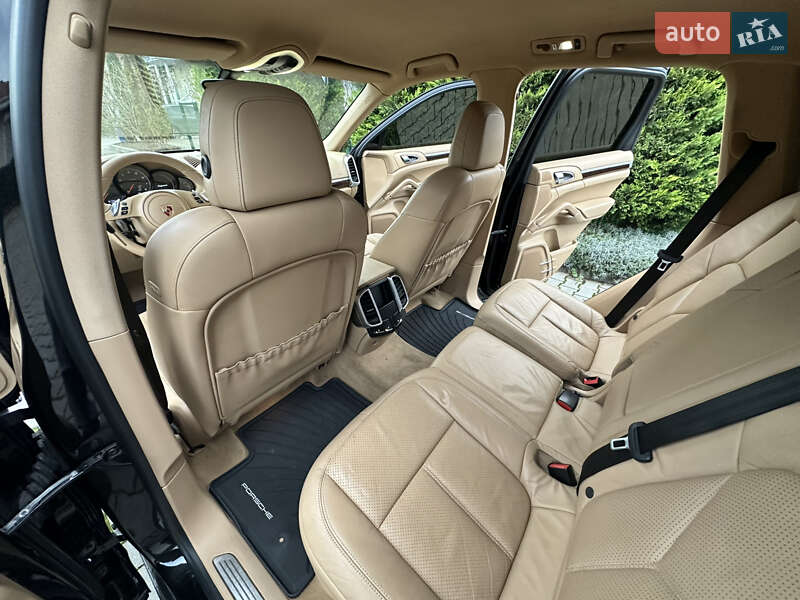 Внедорожник / Кроссовер Porsche Cayenne 2013 в Одессе