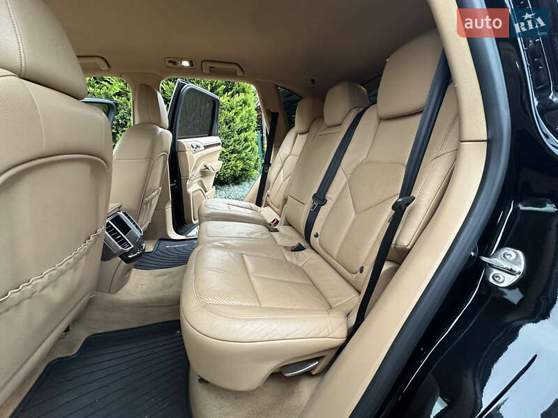 Внедорожник / Кроссовер Porsche Cayenne 2013 в Одессе