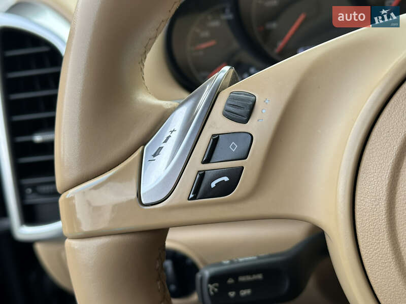 Внедорожник / Кроссовер Porsche Cayenne 2013 в Одессе