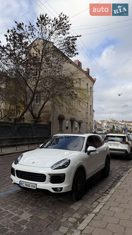 Внедорожник / Кроссовер Porsche Cayenne 2016 в Львове