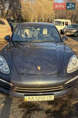 Внедорожник / Кроссовер Porsche Cayenne 2013 в Киеве