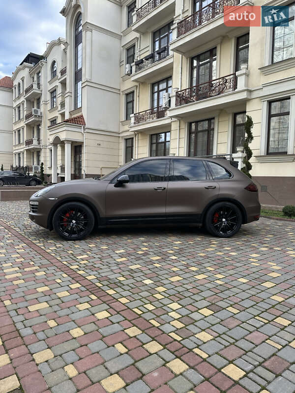 Внедорожник / Кроссовер Porsche Cayenne 2010 в Одессе