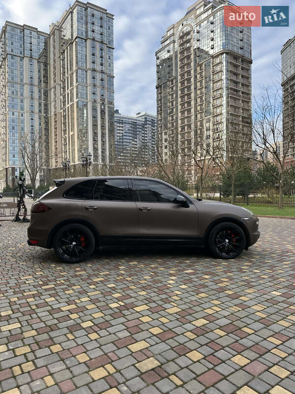 Внедорожник / Кроссовер Porsche Cayenne 2010 в Одессе
