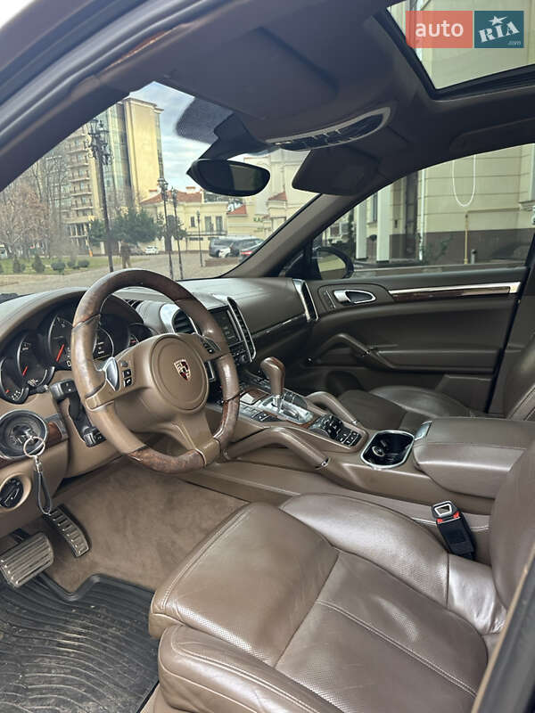 Внедорожник / Кроссовер Porsche Cayenne 2010 в Одессе