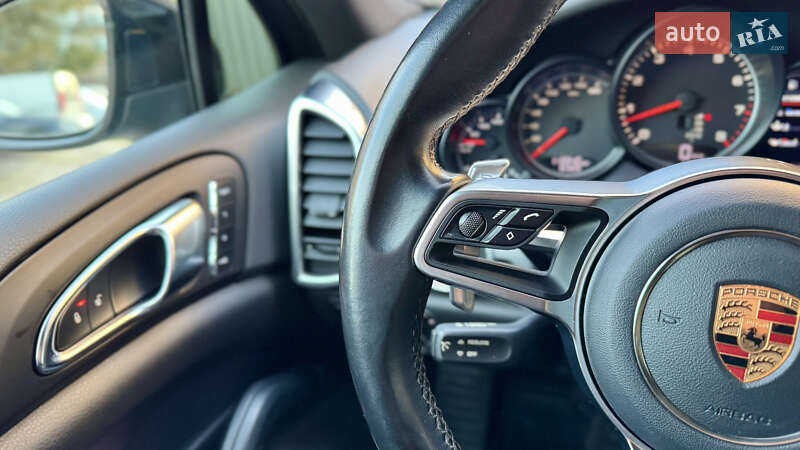 Внедорожник / Кроссовер Porsche Cayenne 2017 в Львове