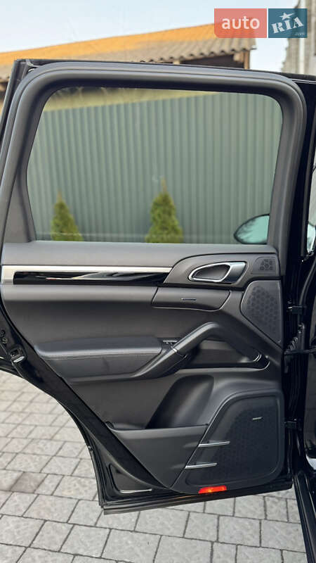 Внедорожник / Кроссовер Porsche Cayenne 2017 в Львове