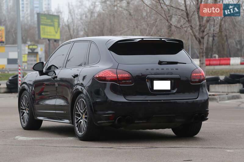 Внедорожник / Кроссовер Porsche Cayenne 2013 в Киеве