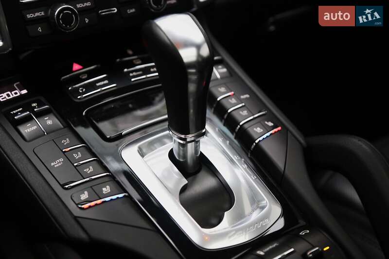 Внедорожник / Кроссовер Porsche Cayenne 2013 в Киеве