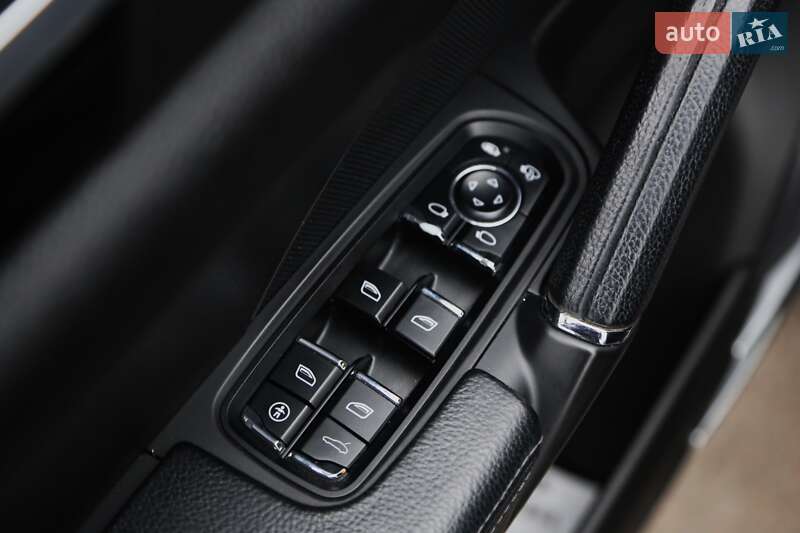 Внедорожник / Кроссовер Porsche Cayenne 2013 в Киеве