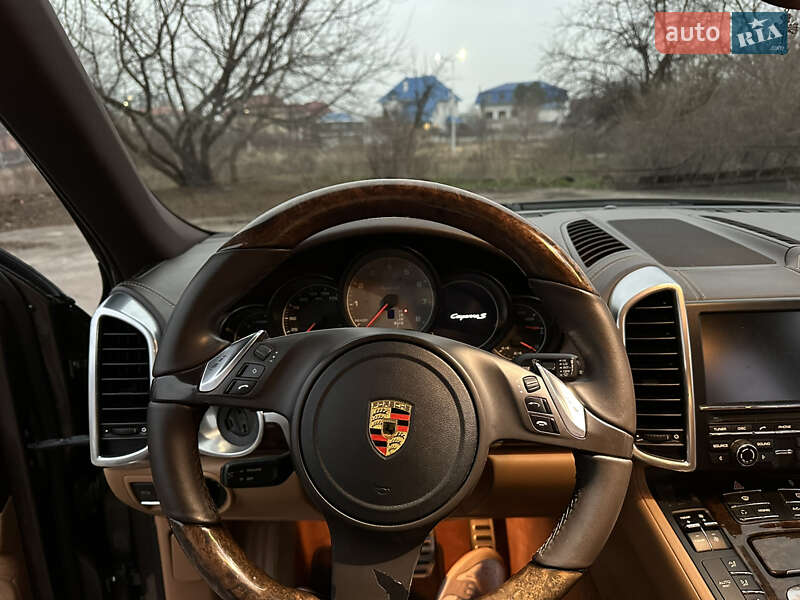 Внедорожник / Кроссовер Porsche Cayenne 2011 в Киеве фото 15 Внедорожник / Кроссовер Porsche Cayenne 2011 в Киеве
