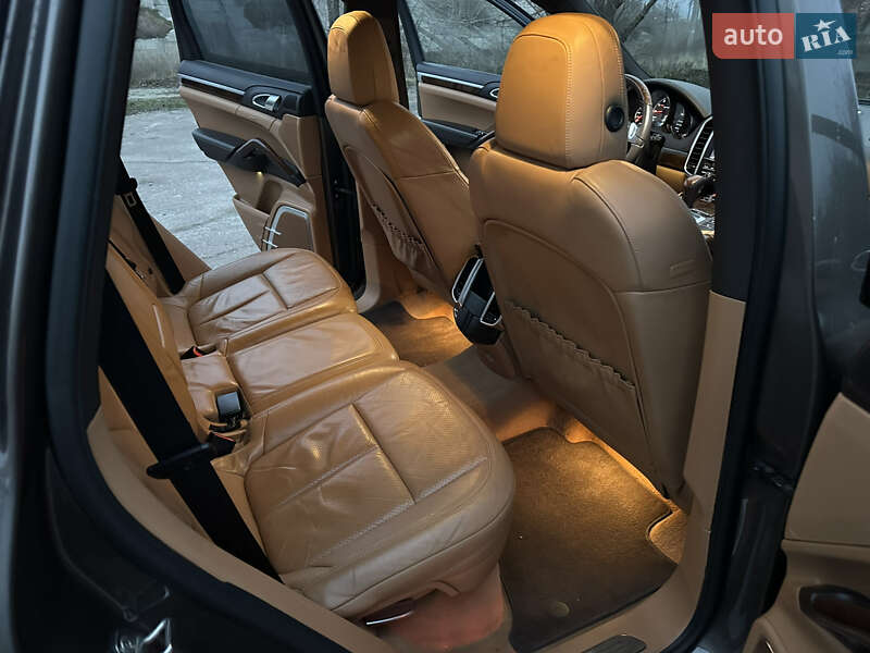 Внедорожник / Кроссовер Porsche Cayenne 2011 в Киеве фото 25 Внедорожник / Кроссовер Porsche Cayenne 2011 в Киеве
