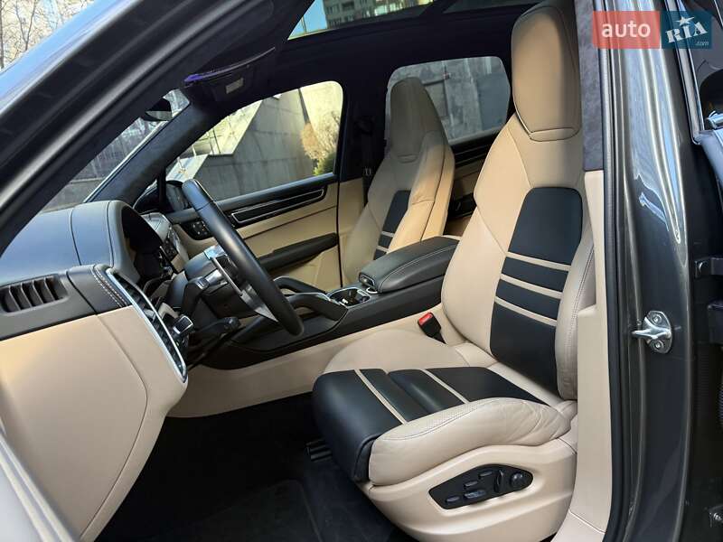 Внедорожник / Кроссовер Porsche Cayenne 2022 в Киеве фото 19 Внедорожник / Кроссовер Porsche Cayenne 2022 в Киеве