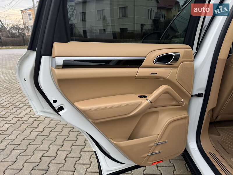 Внедорожник / Кроссовер Porsche Cayenne 2013 в Ивано-Франковске