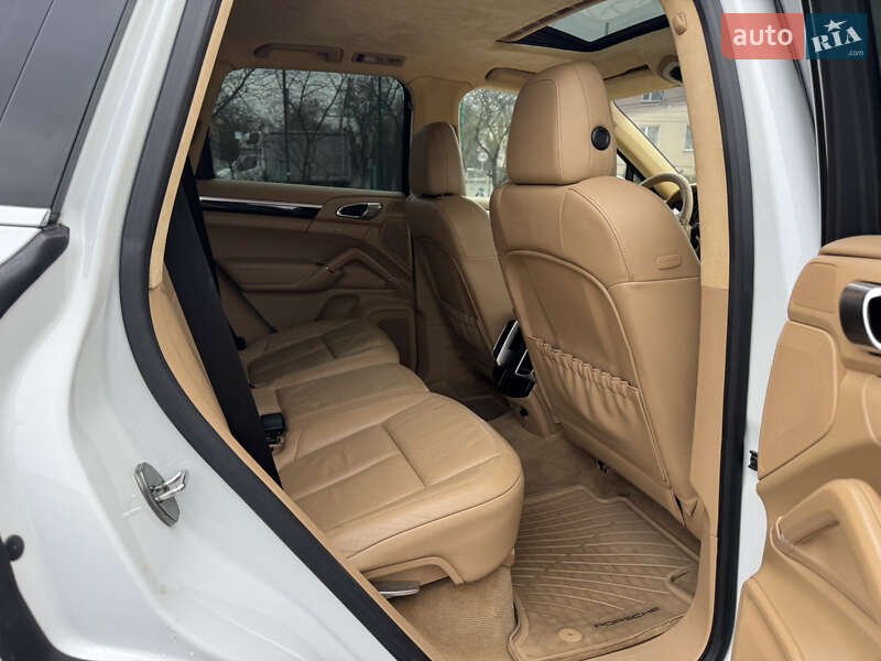Внедорожник / Кроссовер Porsche Cayenne 2013 в Ивано-Франковске