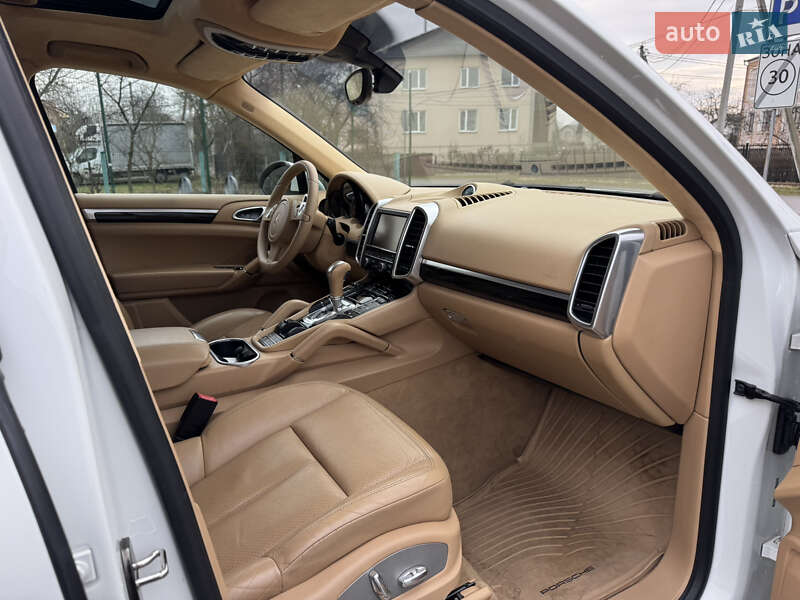 Внедорожник / Кроссовер Porsche Cayenne 2013 в Ивано-Франковске