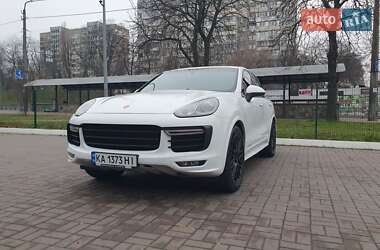 Внедорожник / Кроссовер Porsche Cayenne 2015 в Киеве