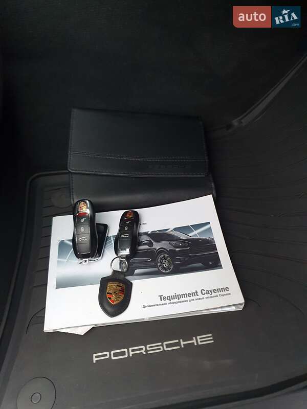 Внедорожник / Кроссовер Porsche Cayenne 2015 в Киеве фото 26 Внедорожник / Кроссовер Porsche Cayenne 2015 в Киеве