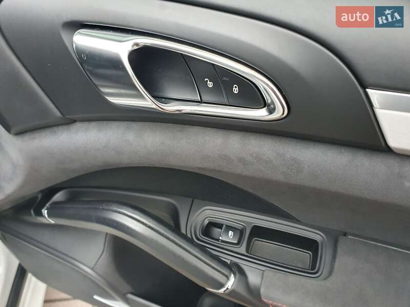 Внедорожник / Кроссовер Porsche Cayenne 2015 в Киеве фото 54 Внедорожник / Кроссовер Porsche Cayenne 2015 в Киеве