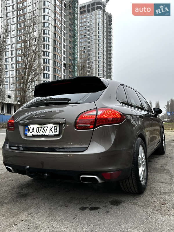 Внедорожник / Кроссовер Porsche Cayenne 2013 в Киеве