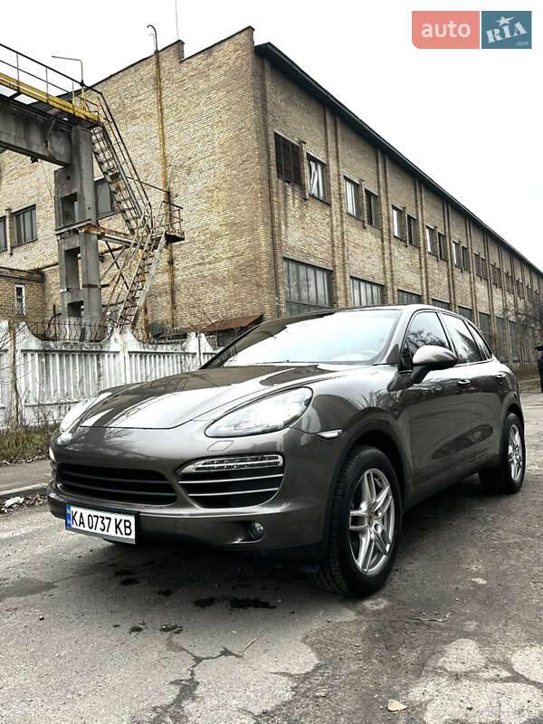 Внедорожник / Кроссовер Porsche Cayenne 2013 в Киеве