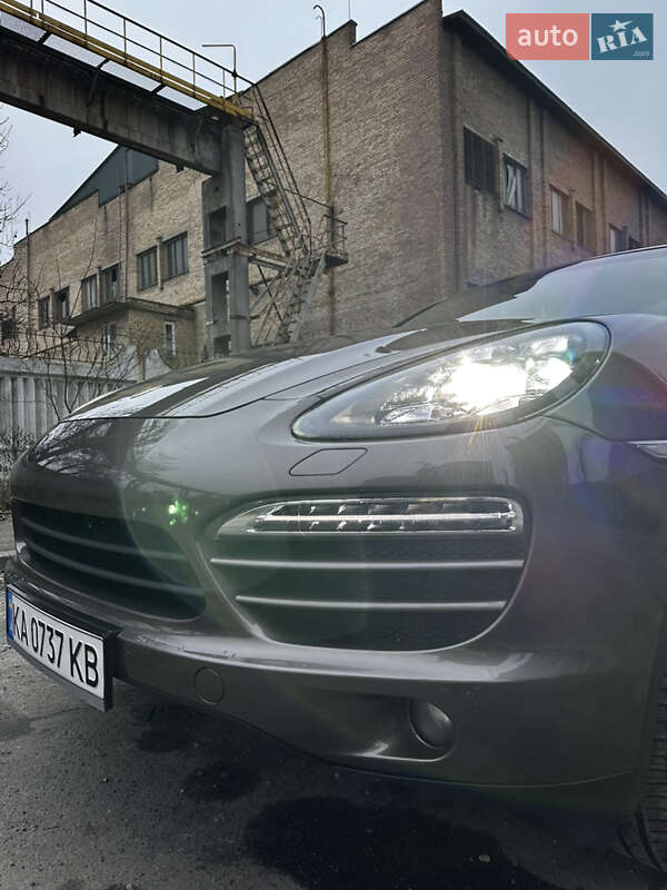 Внедорожник / Кроссовер Porsche Cayenne 2013 в Киеве