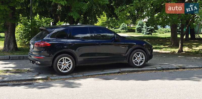 Внедорожник / Кроссовер Porsche Cayenne 2016 в Днепре