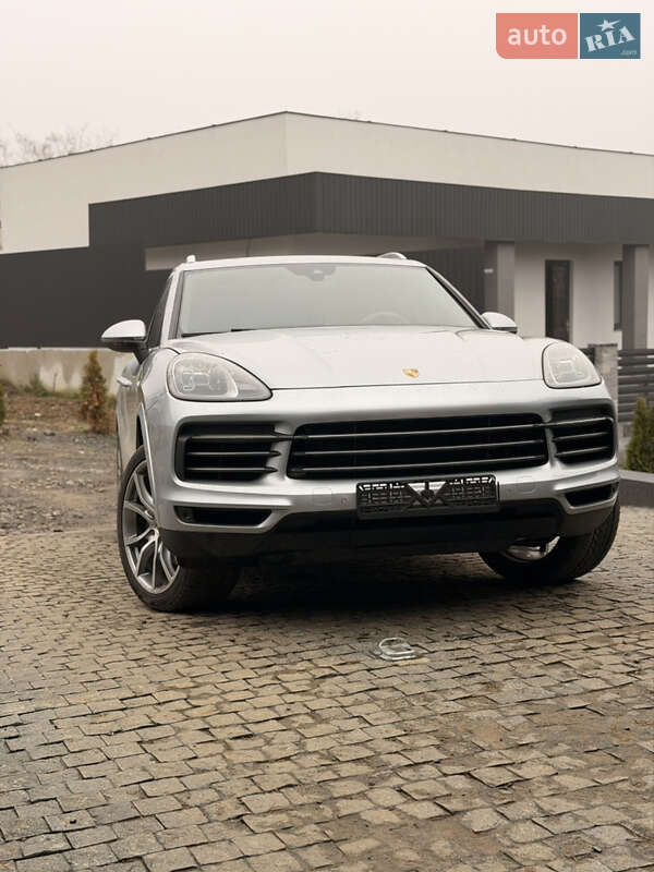 Внедорожник / Кроссовер Porsche Cayenne 2019 в Ужгороде