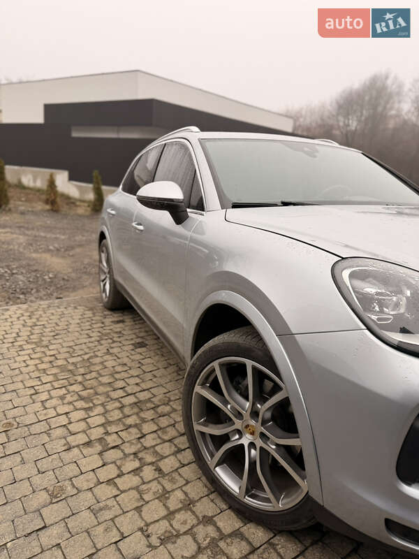 Внедорожник / Кроссовер Porsche Cayenne 2019 в Ужгороде