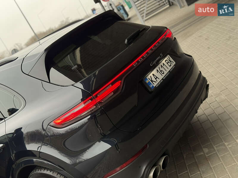 Внедорожник / Кроссовер Porsche Cayenne 2018 в Киеве