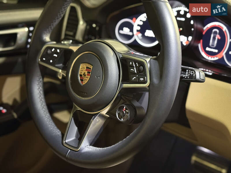 Внедорожник / Кроссовер Porsche Cayenne 2018 в Киеве