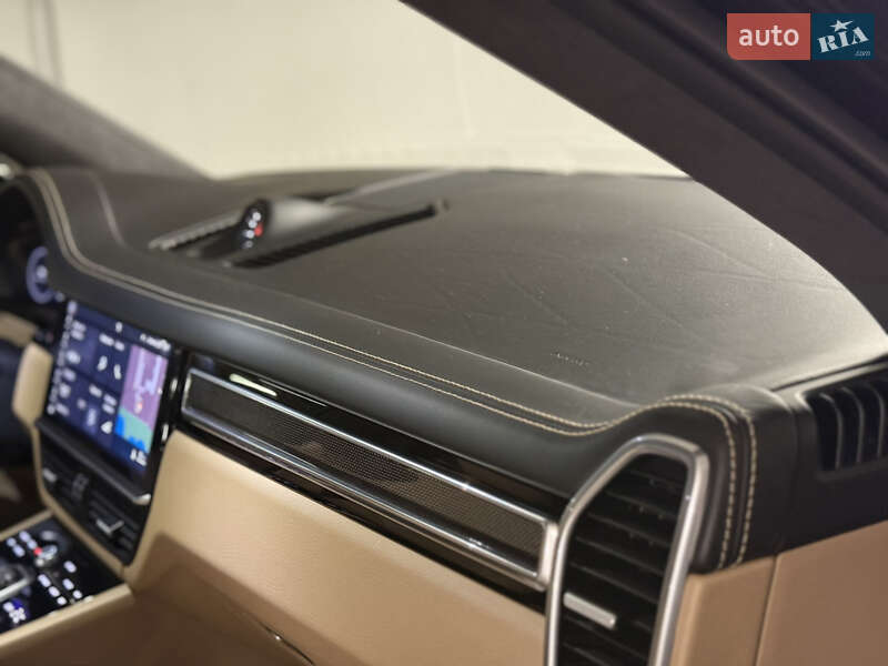 Внедорожник / Кроссовер Porsche Cayenne 2018 в Киеве