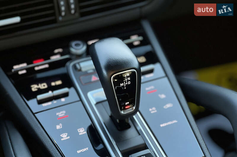 Внедорожник / Кроссовер Porsche Cayenne 2019 в Львове