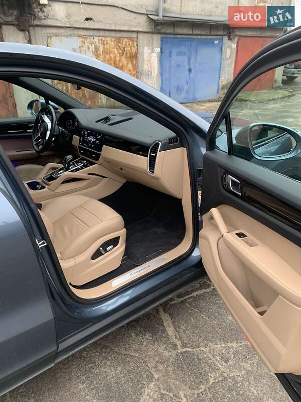 Внедорожник / Кроссовер Porsche Cayenne 2020 в Киеве