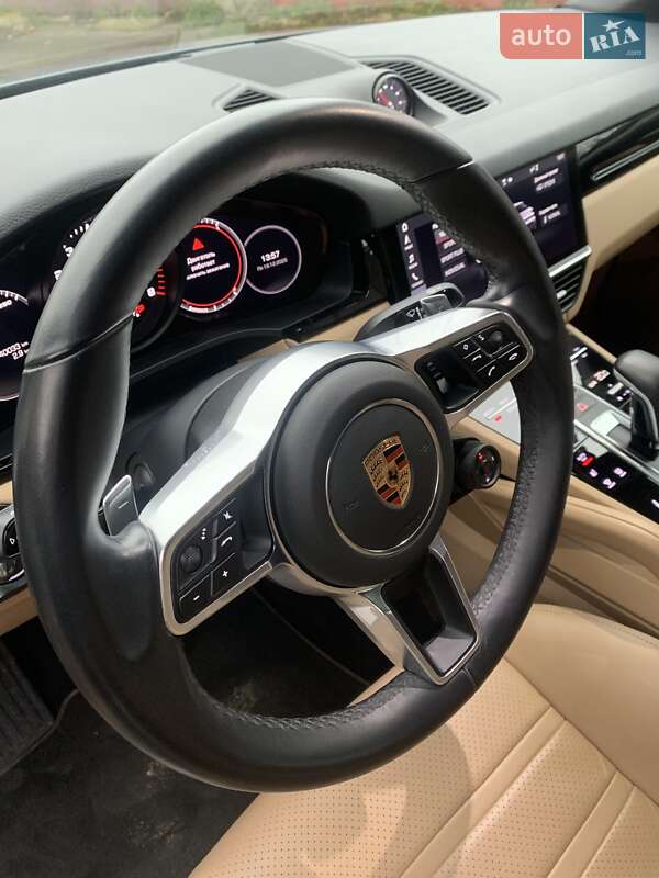 Внедорожник / Кроссовер Porsche Cayenne 2020 в Киеве