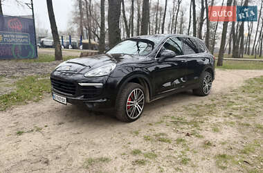 Внедорожник / Кроссовер Porsche Cayenne 2015 в Киеве
