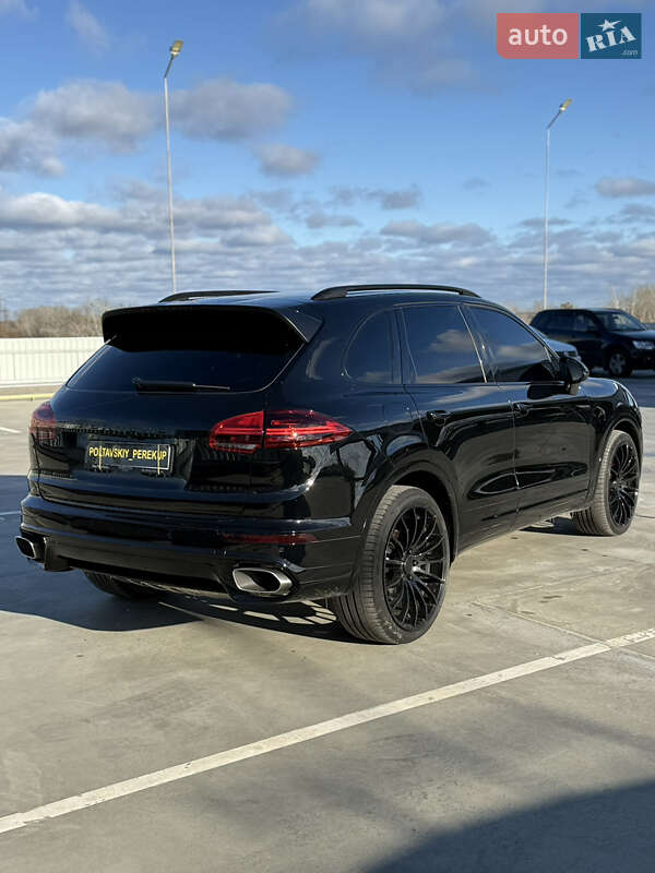 Внедорожник / Кроссовер Porsche Cayenne 2015 в Полтаве