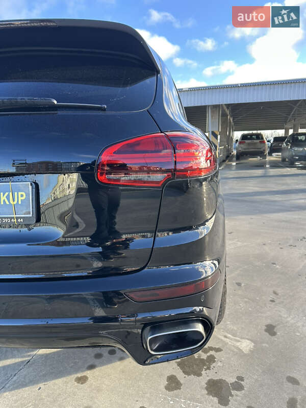 Внедорожник / Кроссовер Porsche Cayenne 2015 в Полтаве