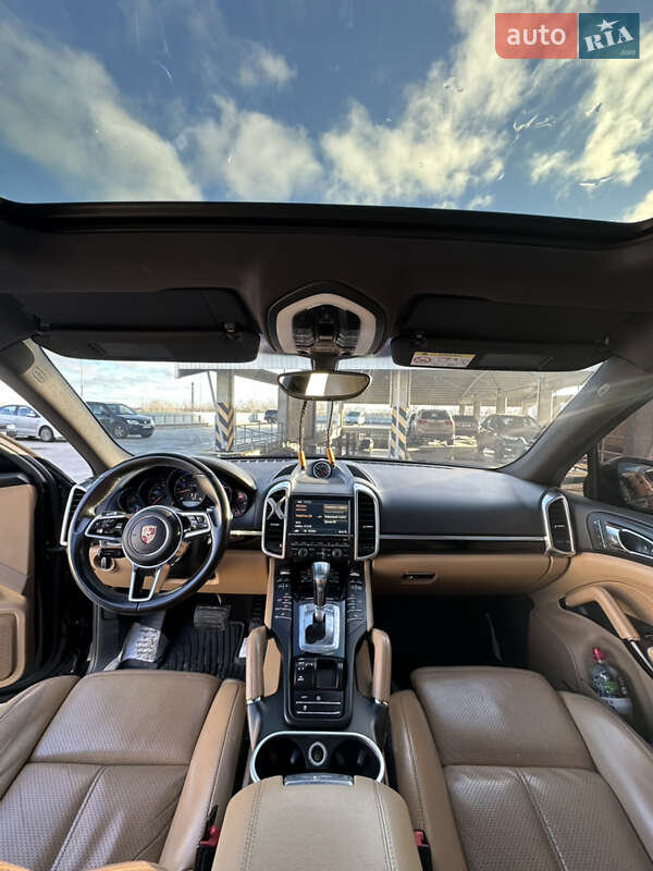 Внедорожник / Кроссовер Porsche Cayenne 2015 в Полтаве