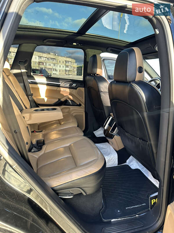 Внедорожник / Кроссовер Porsche Cayenne 2015 в Полтаве