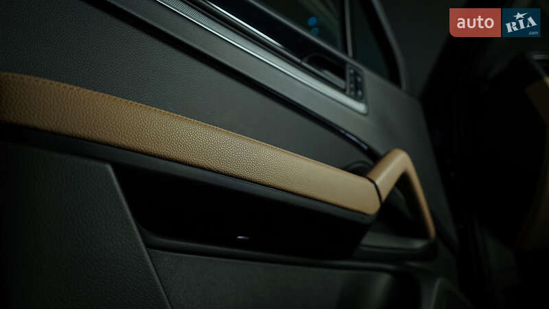 Внедорожник / Кроссовер Porsche Cayenne 2024 в Киеве