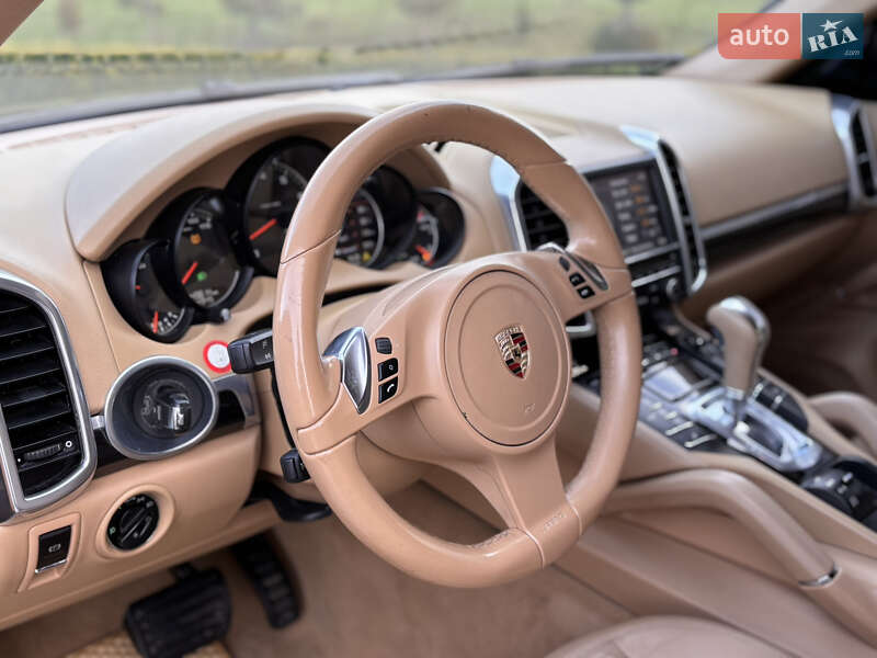 Внедорожник / Кроссовер Porsche Cayenne 2011 в Тернополе