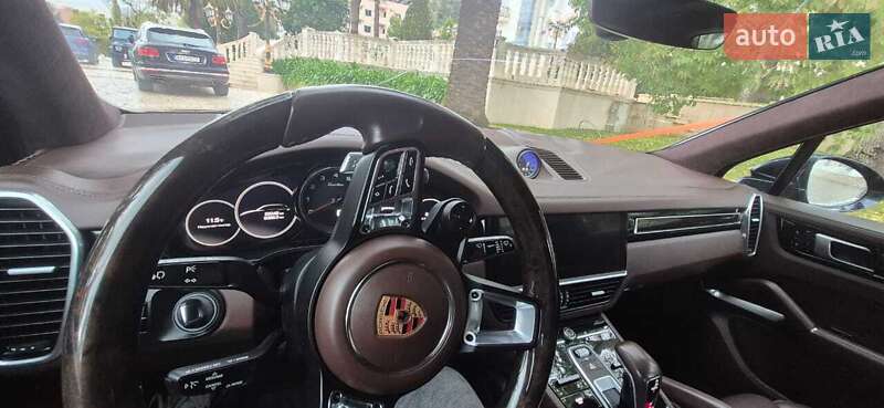 Позашляховик / Кросовер Porsche Cayenne 2018 в Києві